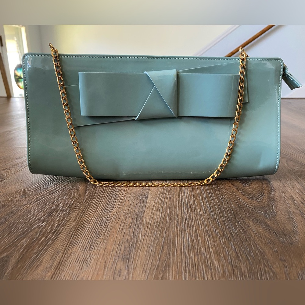 ☘️Hobbs London patent leather, bow purse, brass hardware